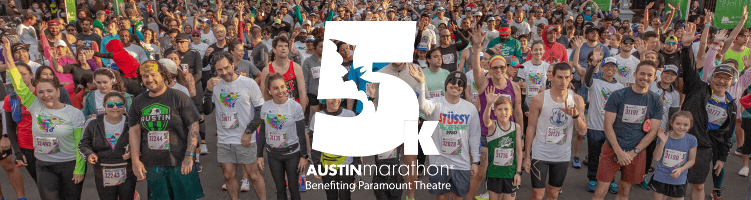 Crowd of runners at Austin Marathon start